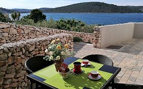 Apartments Tih - 20 M From Sea